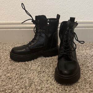 Black Lace-Up Women's Boots
